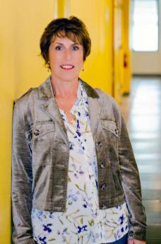 Terri Lynn Cardona in the hallway at UC Berkeley Extension's San Francisco Campus