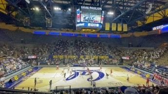 Lydia Bao photo of a UC Berkeley volleyball game