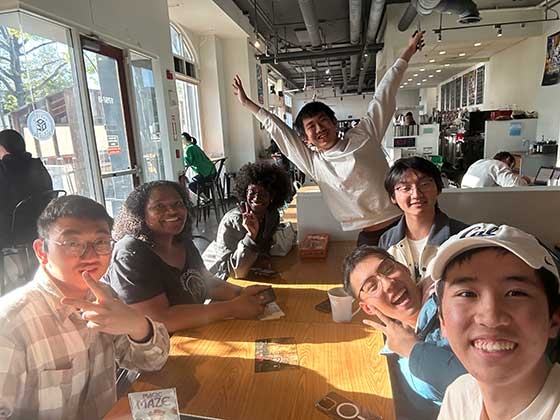 Mariane Iman Ndiaye and friends having brunch at a restaurant